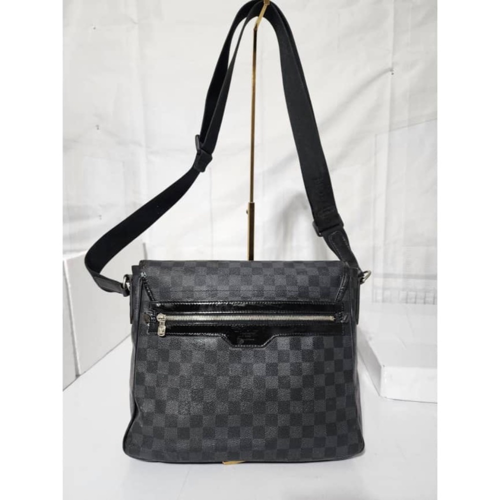 Authentic Louis Vuitton Damier Graphite Renzo Messenger Bag Grey/Black - Picture 4 of 14